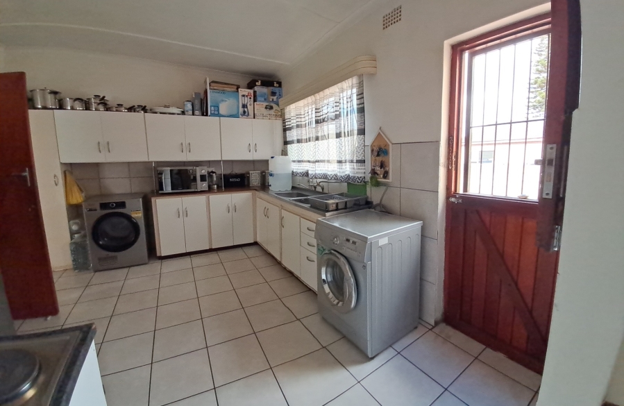 3 Bedroom Property for Sale in Louwville Western Cape